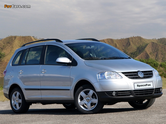 Volkswagen SpaceFox 2006–10 photos (640 x 480)