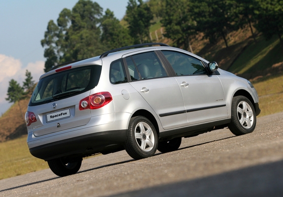 Volkswagen SpaceFox 2006–10 photos