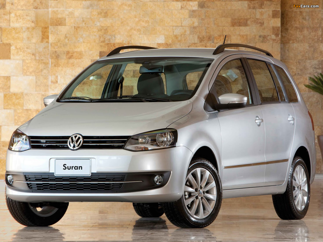 Images of Volkswagen Suran 2010 (1280 x 960)