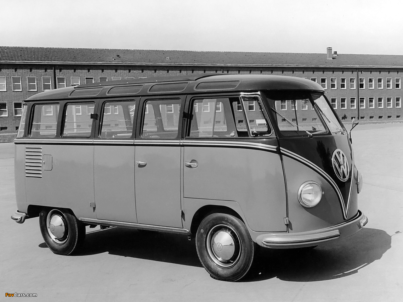 Photos of Volkswagen T1 Deluxe Samba Bus 1951–63 (1280 x 960)