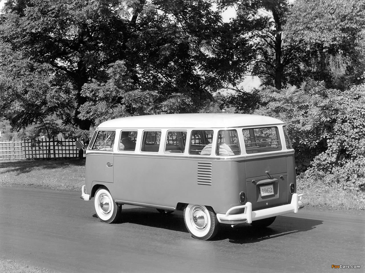 Photos of Volkswagen T1 Deluxe Bus 1951–63 (1280 x 960)