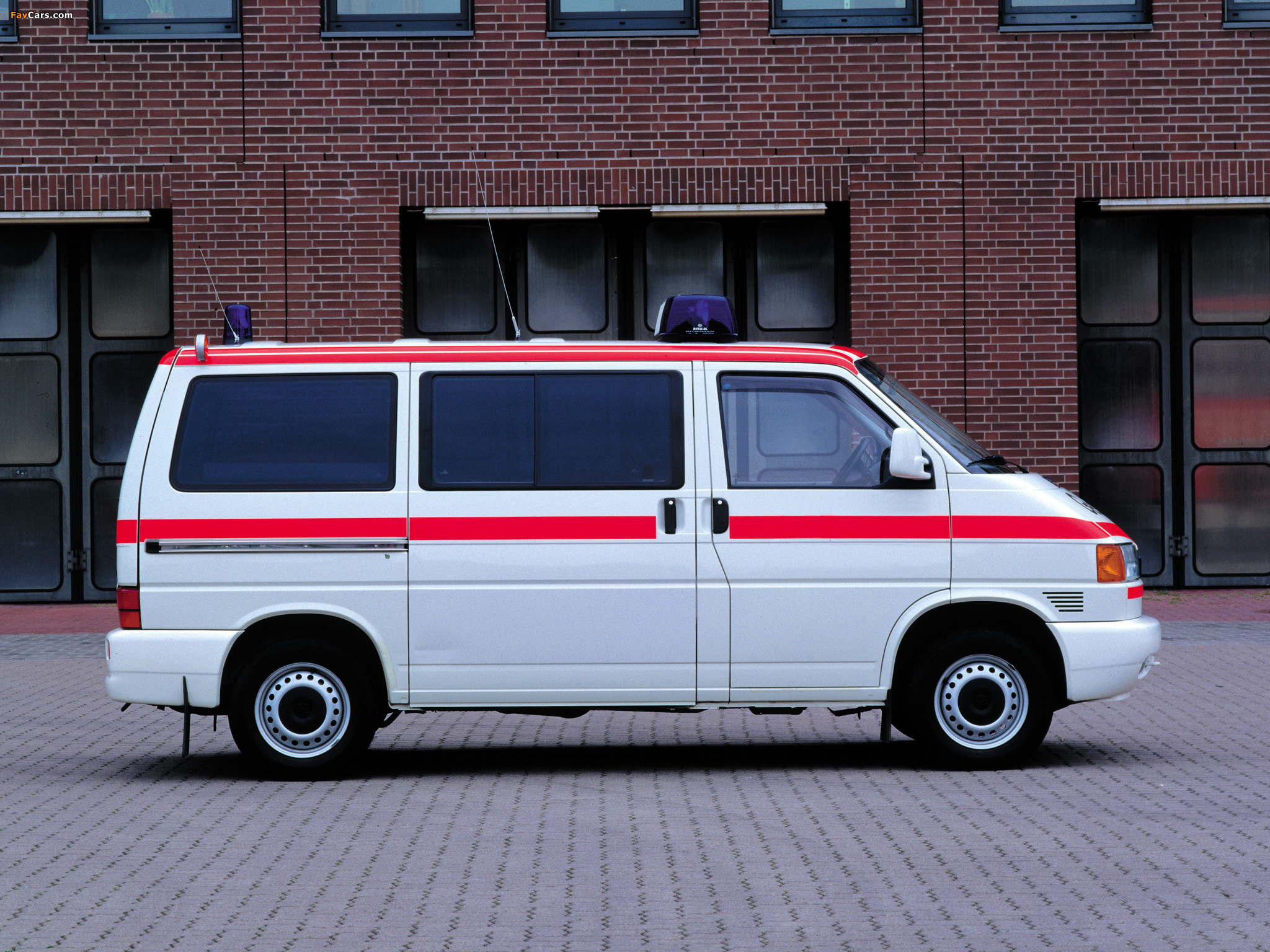 Volkswagen T4 Transporter Ambulance 1990–2003 photos (2048 x 1536)