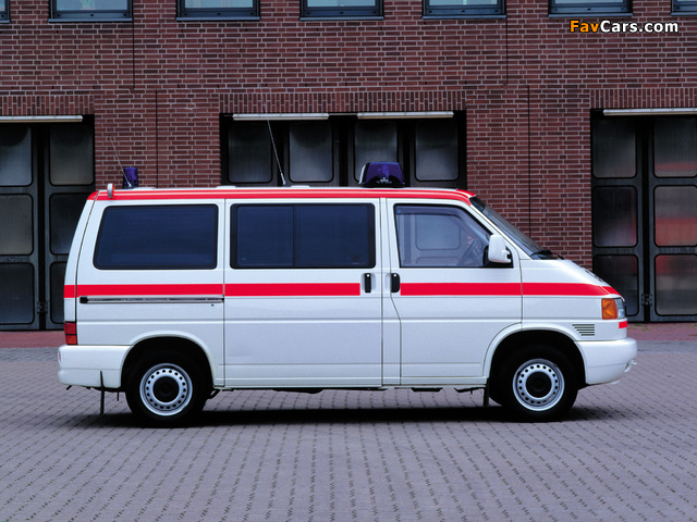 Volkswagen T4 Transporter Ambulance 1990–2003 photos (640 x 480)