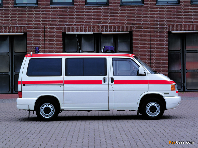 Volkswagen T4 Transporter Ambulance 1990–2003 photos (800 x 600)