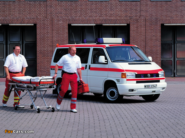 Volkswagen T4 Transporter Ambulance 1990–2003 pictures (640 x 480)