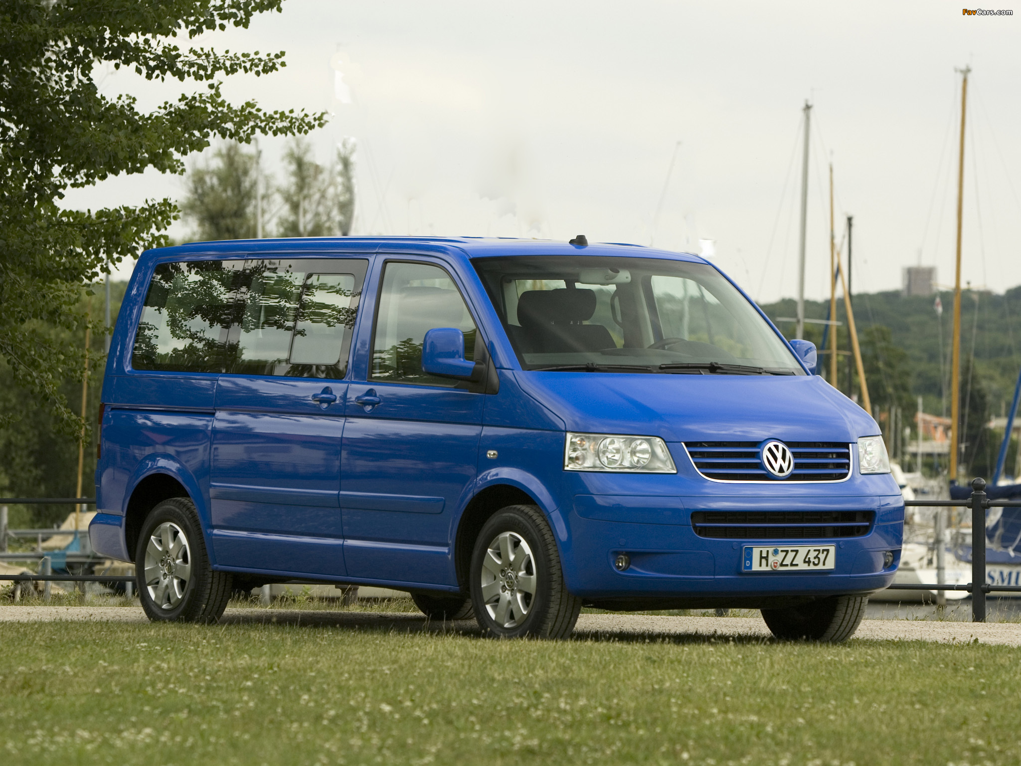 Images of Volkswagen T5 Multivan Comfortline 2003–09 (2048 x 1536)