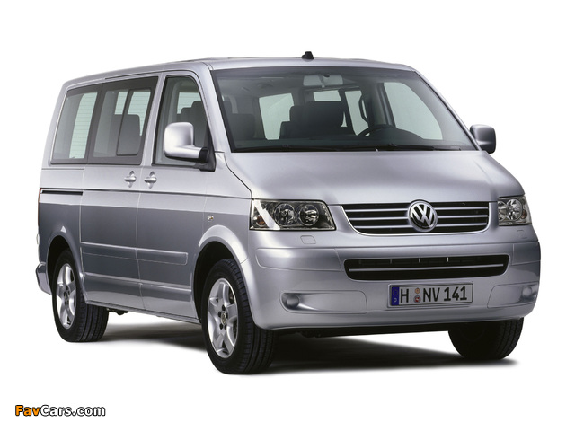 Images of Volkswagen T5 Multivan Comfortline 2003–09 (640 x 480)