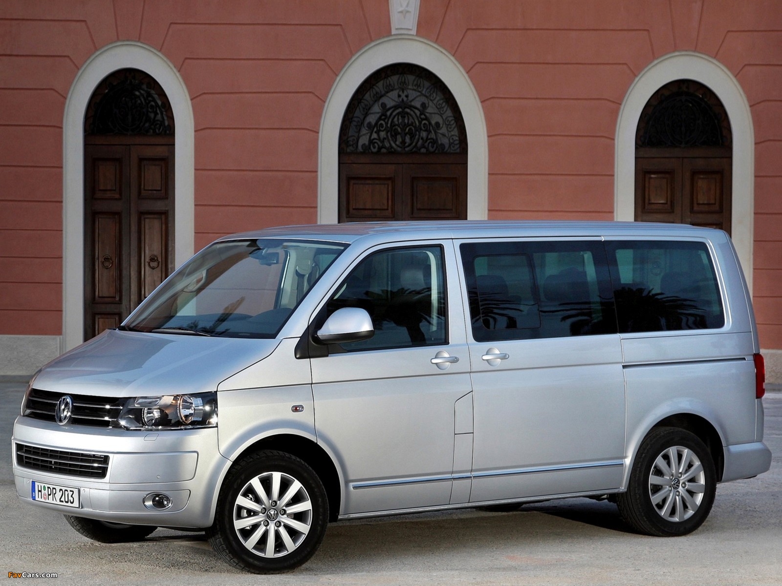 Images of Volkswagen T5 Caravelle 2009 (1600 x 1200)