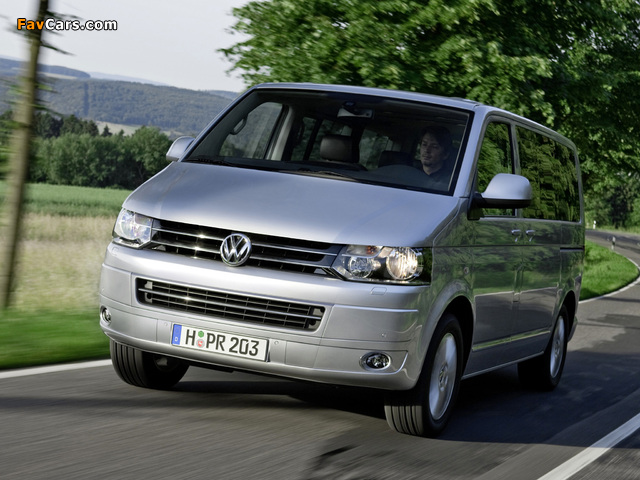 Images of Volkswagen T5 Multivan Highline 2009 (640 x 480)