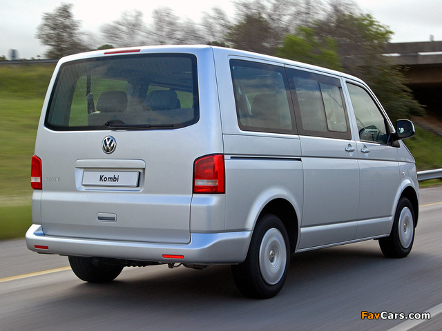 Images of Volkswagen T5 Transporter Kombi 2009 (640 x 480)