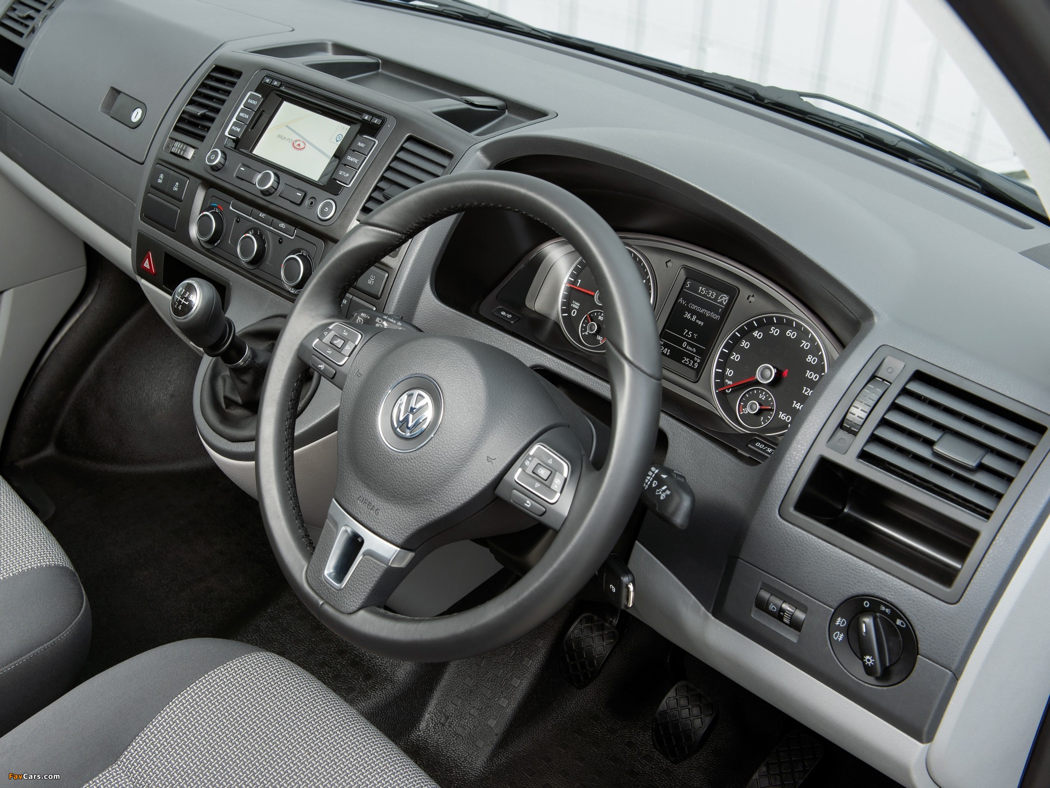 Images of Volkswagen T5 Transporter BlueMotion Van UK-spec 2012 (2048 x 1536)