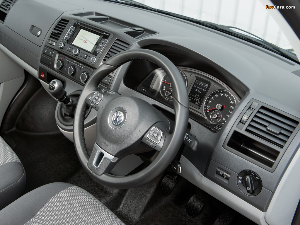 Images of Volkswagen T5 Transporter BlueMotion Van UK-spec 2012 (1024 x 768)