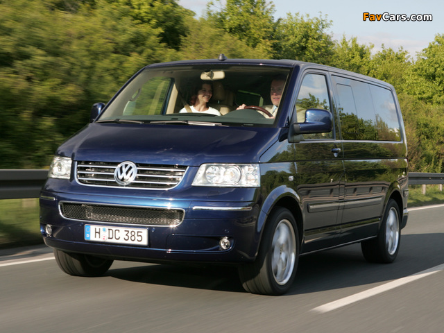 Photos of Volkswagen T5 Multivan Business 2003–09 (640 x 480)