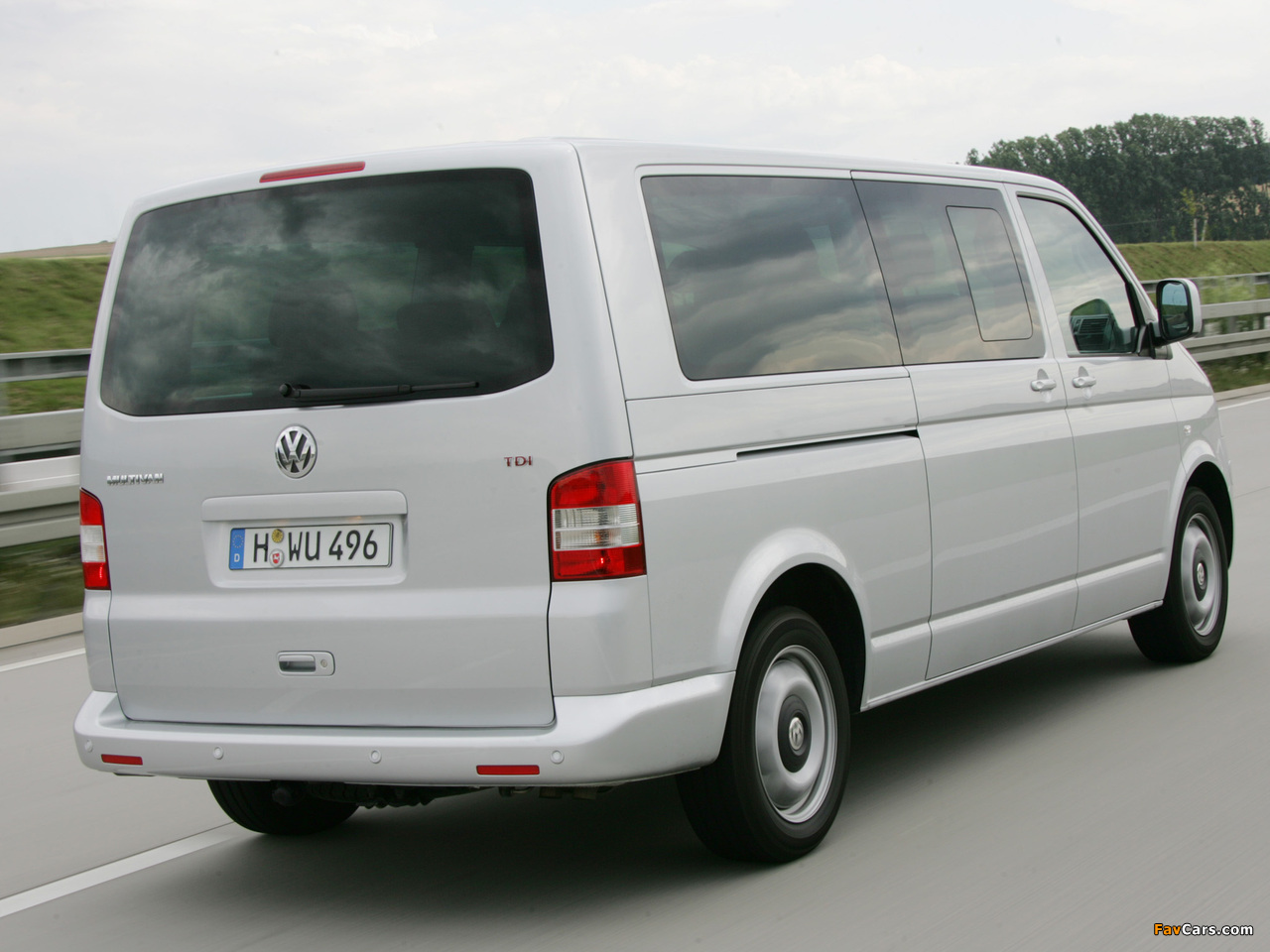 Photos of Volkswagen T5 Multivan Comfortline 2003–09 (1280 x 960)