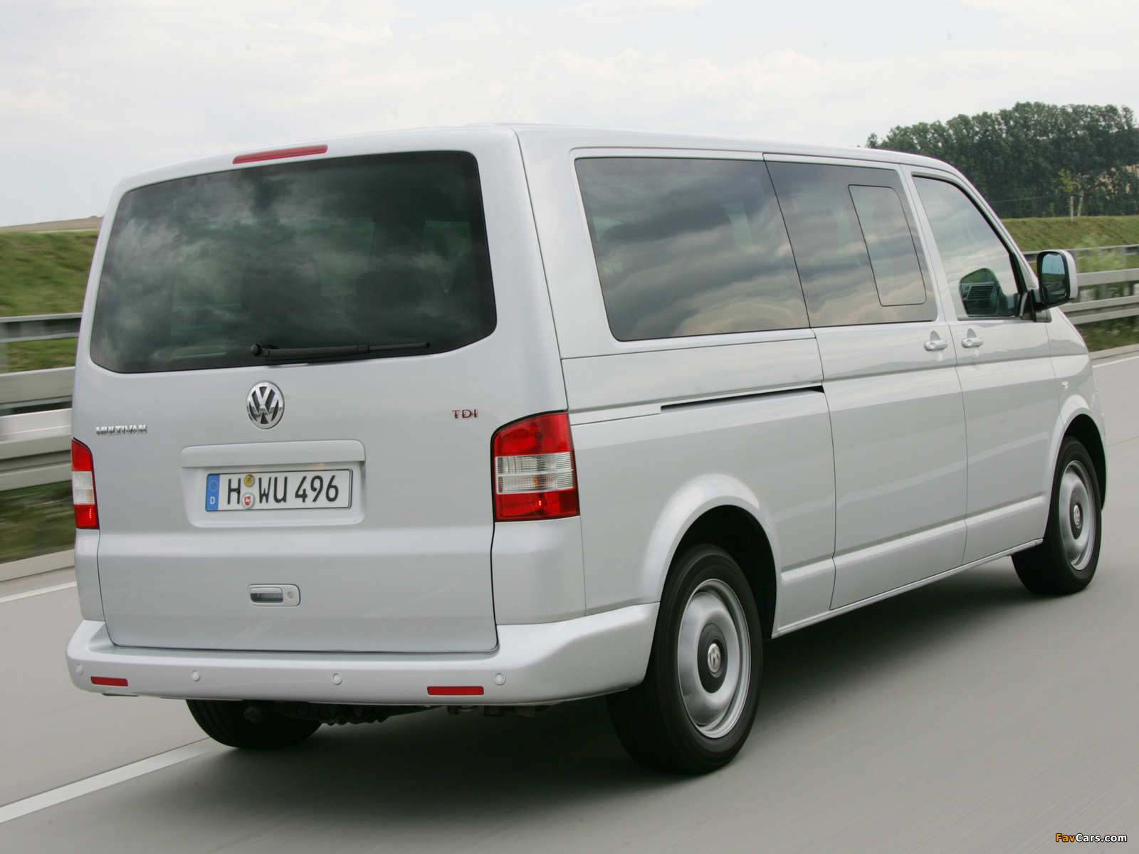 Photos of Volkswagen T5 Multivan Comfortline 2003–09 (1600 x 1200)