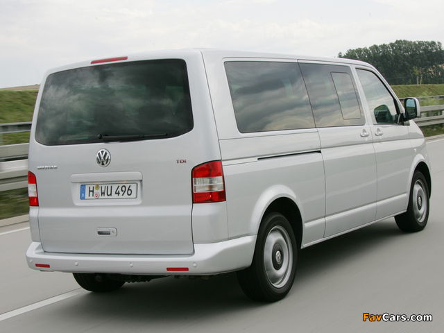 Photos of Volkswagen T5 Multivan Comfortline 2003–09 (640 x 480)