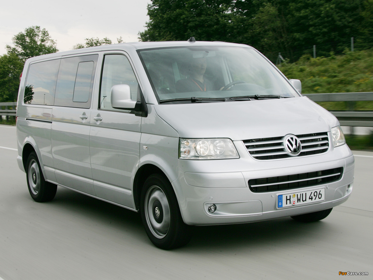 Photos of Volkswagen T5 Multivan Comfortline 2003–09 (1280 x 960)