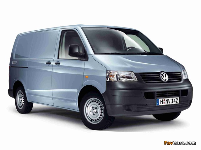 Photos of Volkswagen T5 Transporter Van 2003–09 (640 x 480)