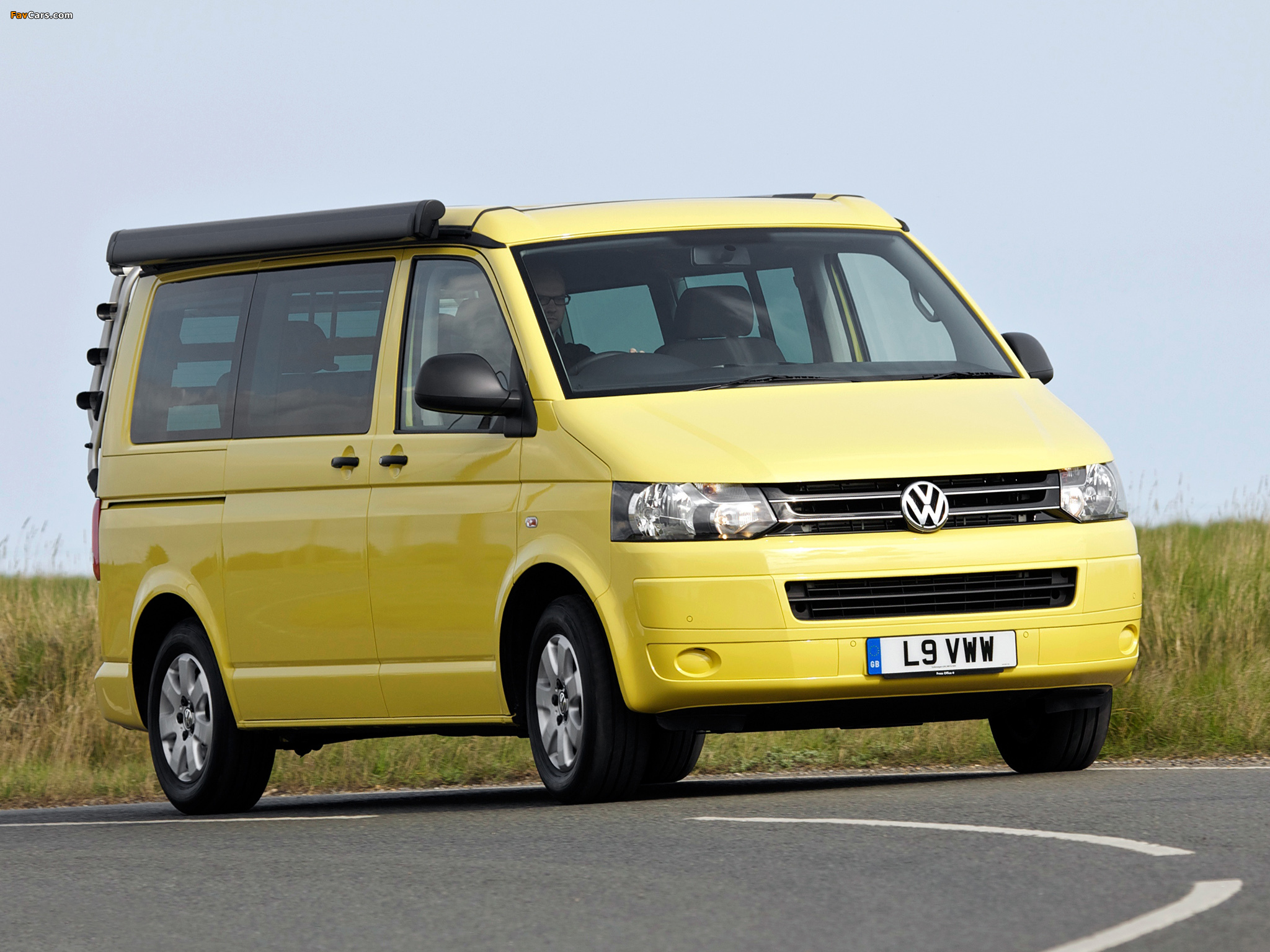 Photos of Volkswagen T5 California Beach UK-spec 2009 (2048 x 1536)