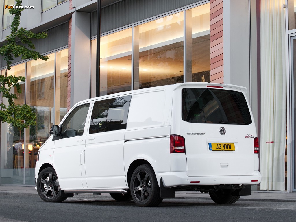 Photos of Volkswagen T5 Transporter Combi Sportline UK-spec 2011 (1024 x 768)