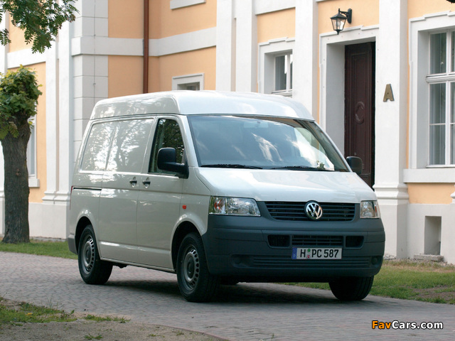 Pictures of Volkswagen T5 Transporter Van Medium High Roof 2003–09 (640 x 480)