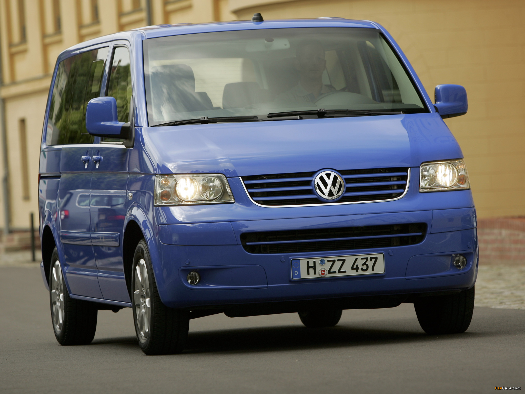 Pictures of Volkswagen T5 Multivan Comfortline 2003–09 (2048 x 1536)