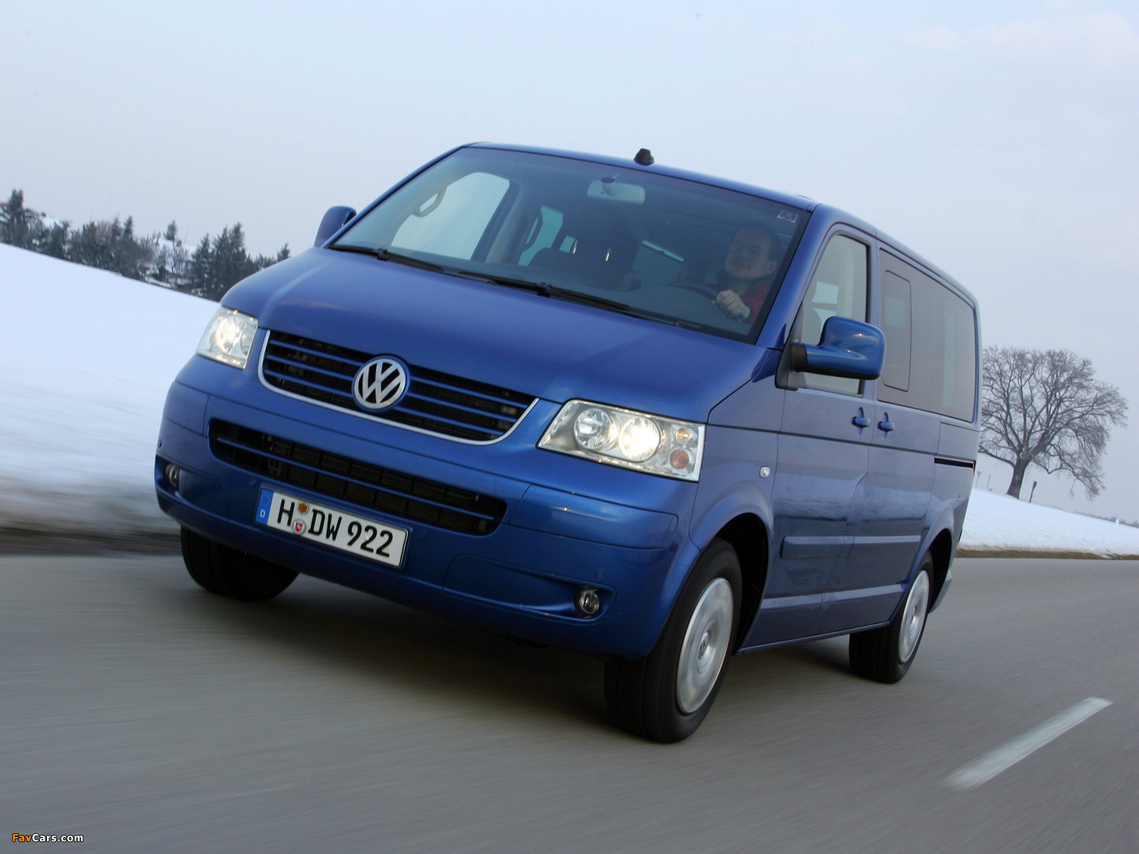 Pictures of Volkswagen T5 Multivan Comfortline 2003–09 (1600 x 1200)
