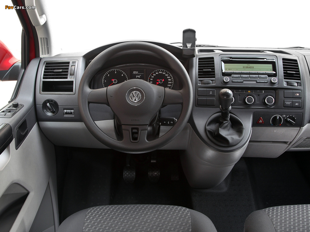 Pictures of Volkswagen T5 Transporter Combi 2009 (1024 x 768)