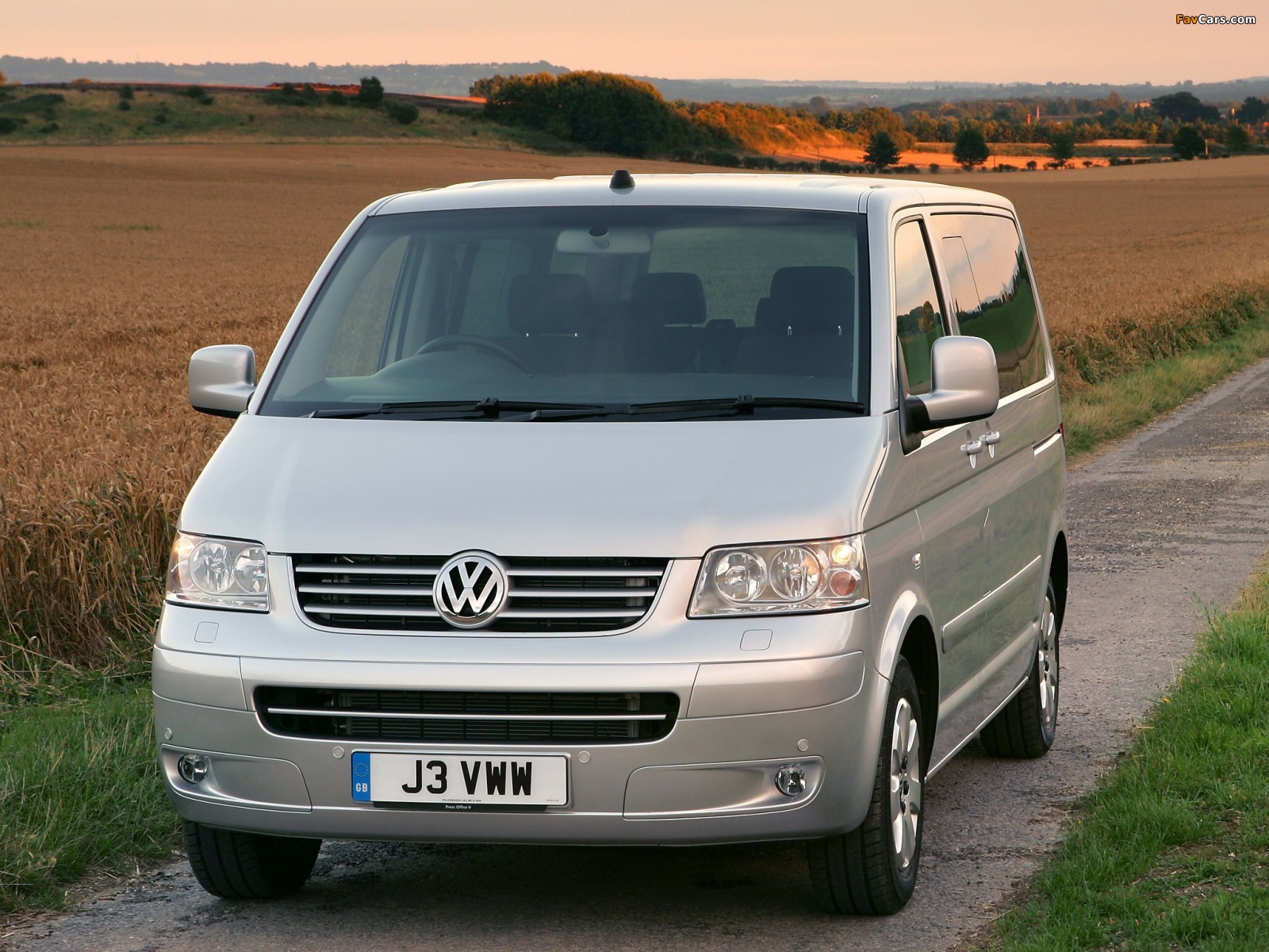 Volkswagen T5 Caravelle UK-spec 2003–09 images (1600 x 1200)