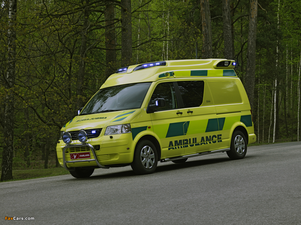 Tamlans Volkswagen T5 Ambulance 2003–09 wallpapers (1024 x 768)