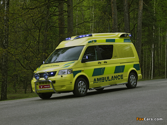 Tamlans Volkswagen T5 Ambulance 2003–09 wallpapers (640 x 480)