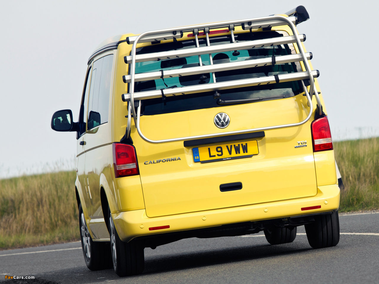 Volkswagen T5 California Beach UK-spec 2009 pictures (1280 x 960)