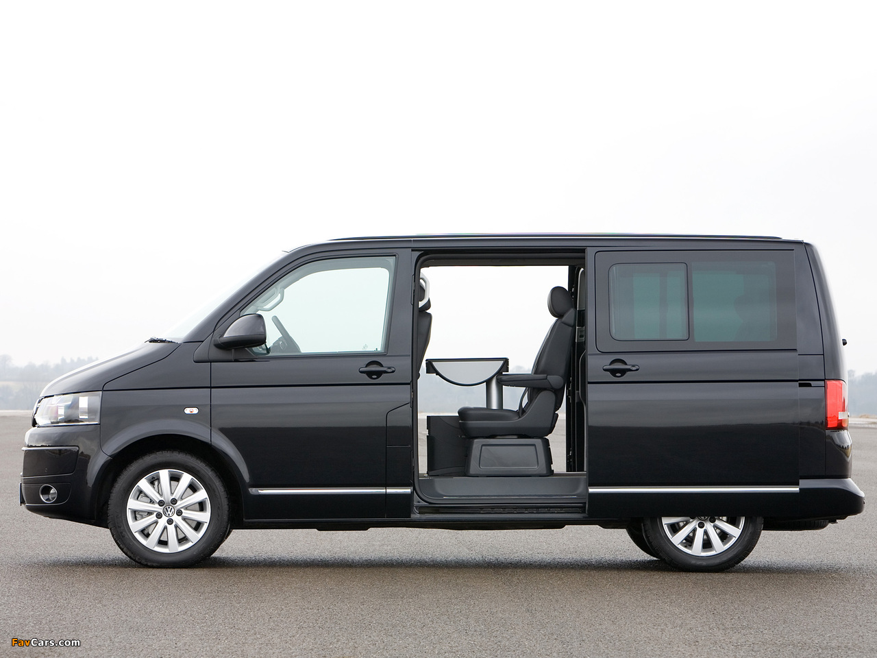 Volkswagen T5 Caravelle UK-spec 2009 pictures (1280 x 960)