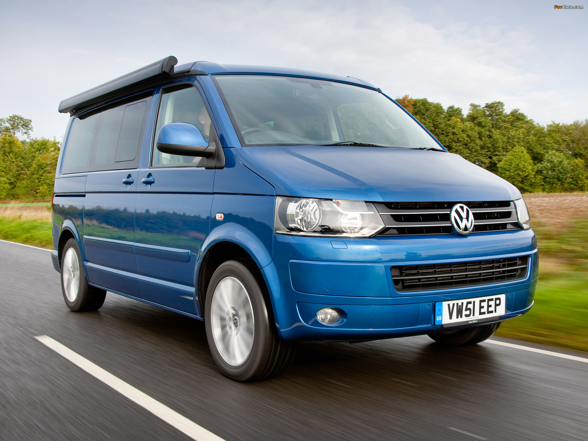 Volkswagen T5 California UK-spec 2009 wallpapers (2048 x 1536)