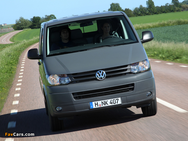 Volkswagen T5 Transporter Combi 2009 wallpapers (640 x 480)