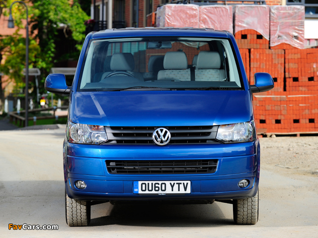 Volkswagen T5 Transporter Combi UK-spec 2010 images (640 x 480)