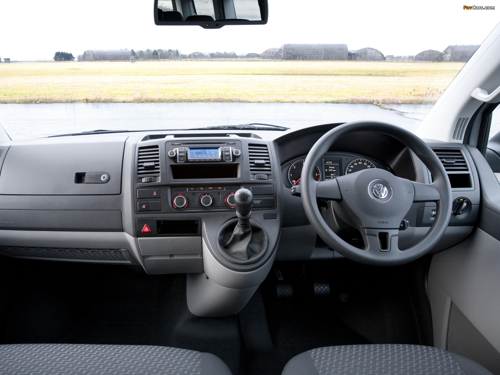 Volkswagen T5 Transporter Shuffle UK-spec 2010 images (1600 x 1200)