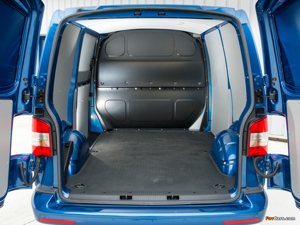 Volkswagen T5 Transporter BlueMotion Van UK-spec 2012 photos (1024 x 768)