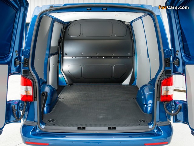 Volkswagen T5 Transporter BlueMotion Van UK-spec 2012 photos (640 x 480)