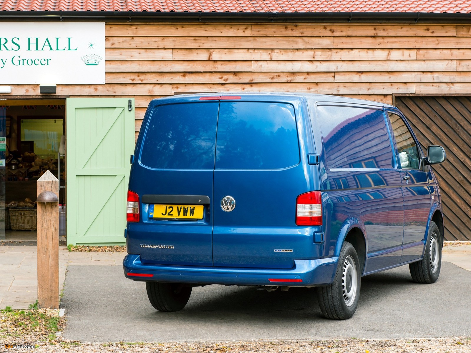 Volkswagen T5 Transporter BlueMotion Van UK-spec 2012 wallpapers (1600 x 1200)