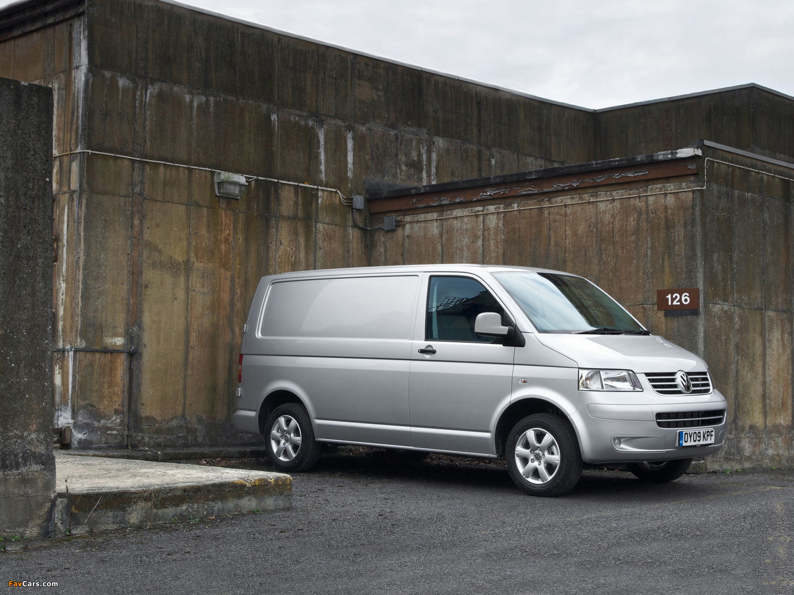 Volkswagen T5 Transporter Van UK-spec 2003–09 wallpapers (1600 x 1200)