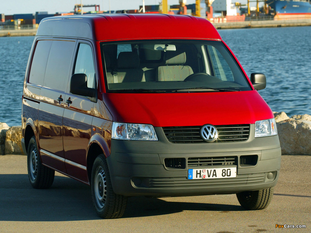 Volkswagen T5 Transporter Van Medium High Roof 2003–09 wallpapers (1024 x 768)