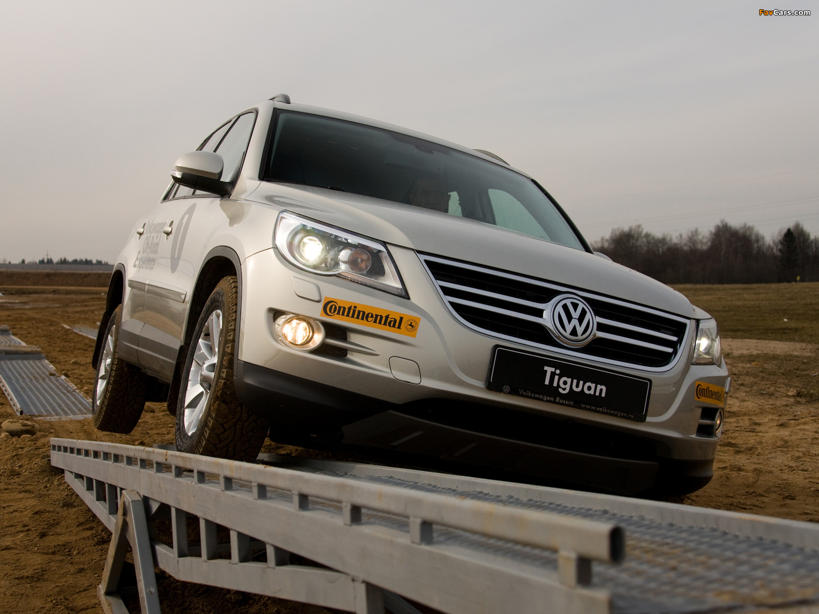 Images of Volkswagen Tiguan Track & Field 2008–11 (1600 x 1200)