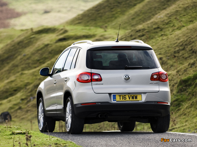 Images of Volkswagen Tiguan UK-spec 2008–11 (640 x 480)