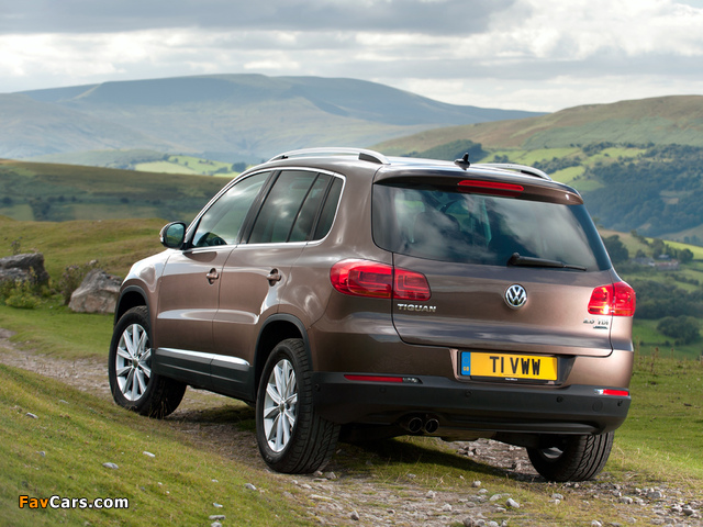 Images of Volkswagen Tiguan Sport & Style UK-spec 2011 (640 x 480)