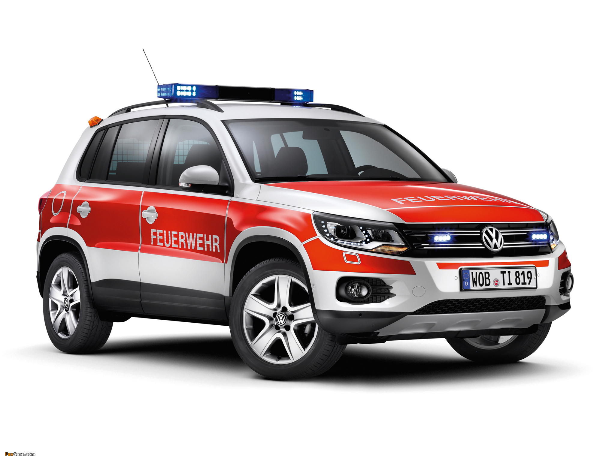 Images of Volkswagen Tiguan Track & Style Feuerwehr 2011 (2048 x 1536)