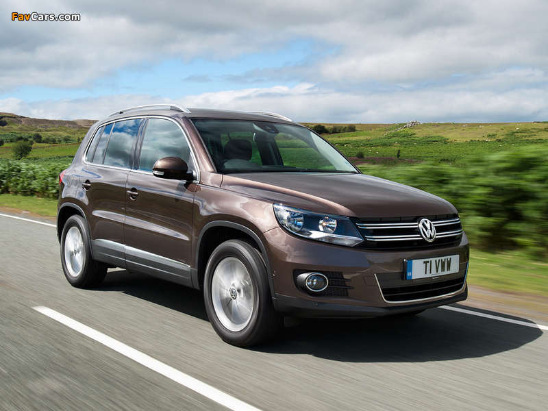 Photos of Volkswagen Tiguan Sport & Style UK-spec 2011 (800 x 600)