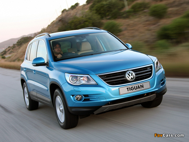 Pictures of Volkswagen Tiguan Track & Field ZA-spec 2008–11 (640 x 480)
