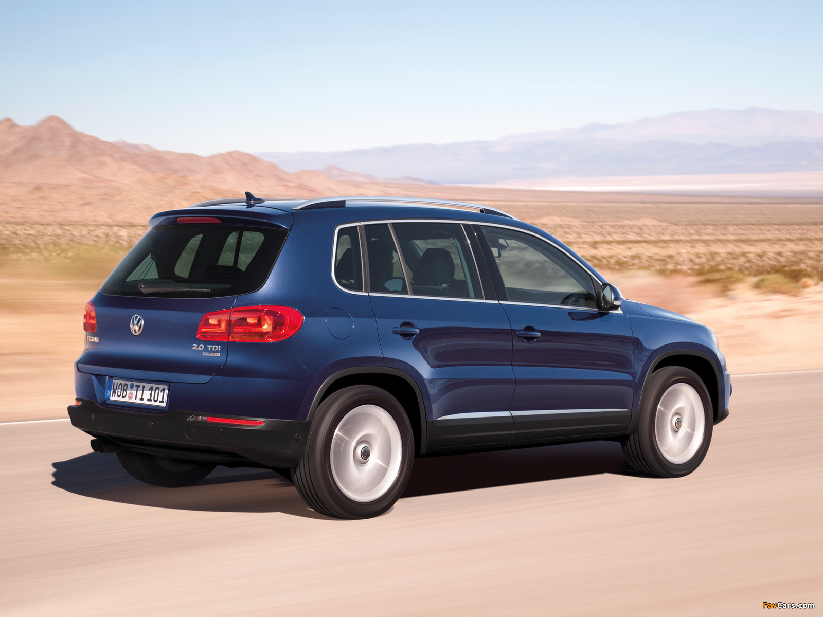 Pictures of Volkswagen Tiguan Track & Style 2011 (1600 x 1200)