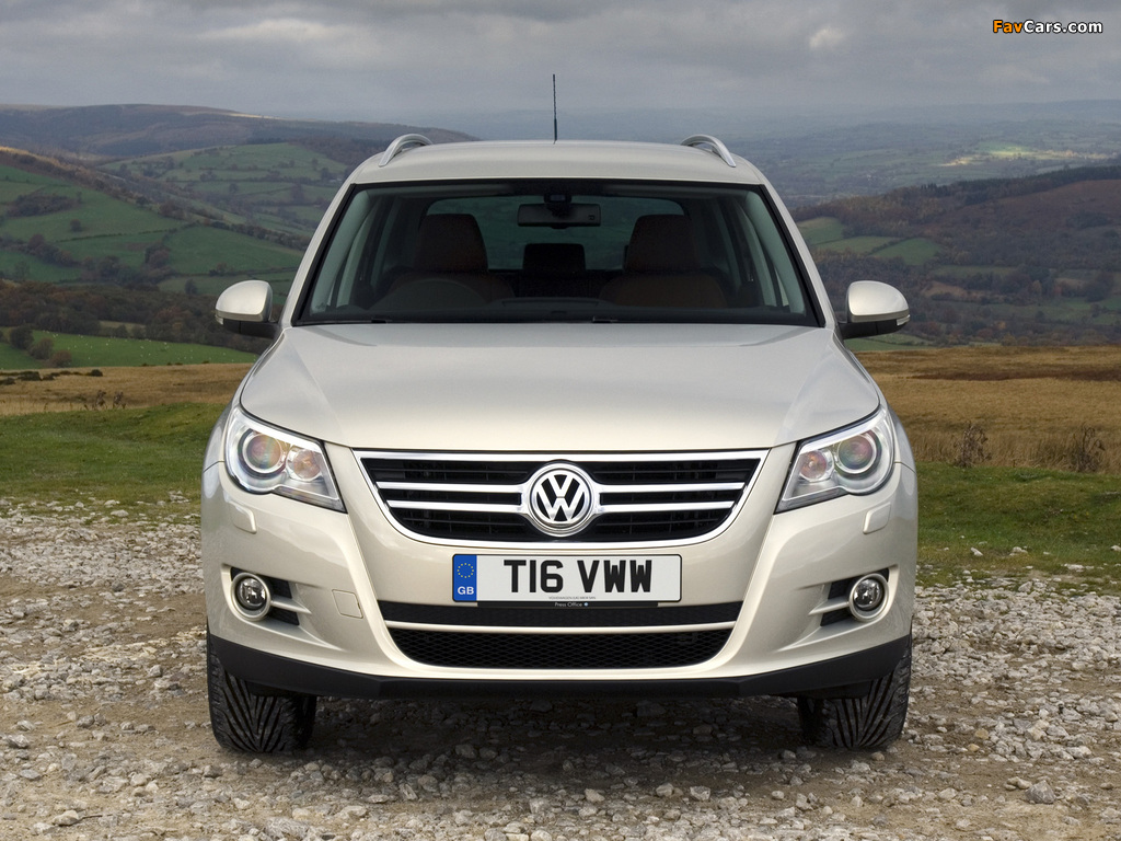 Volkswagen Tiguan UK-spec 2008–11 images (1024 x 768)